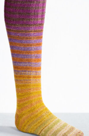 Patrón Mahalle Top Down Sock by Urth Yarns