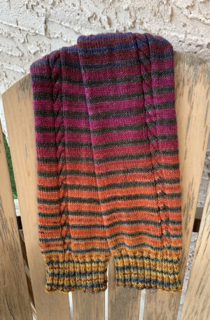 Patrón Squishy, Stripey Legwarmers by Kathryn Drummond para Urth Yarns